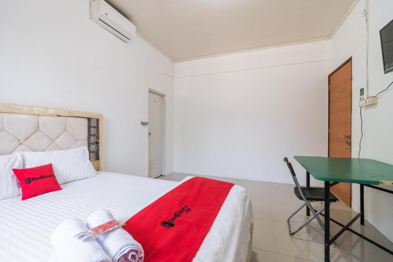 Reddoorz Near Terminal Bubulak Bogor Hotel Exterior photo
