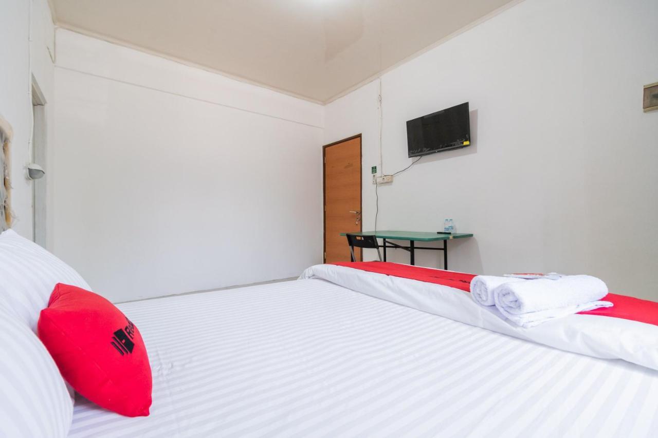 Reddoorz Near Terminal Bubulak Bogor Hotel Exterior photo