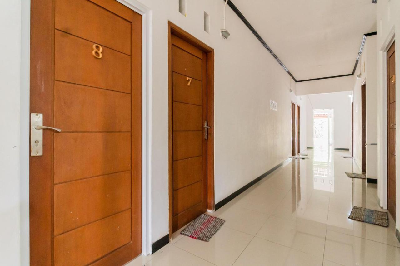 Reddoorz Near Terminal Bubulak Bogor Hotel Exterior photo
